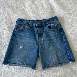 Levi’s 501 Mid Thigh Women’s Shorts